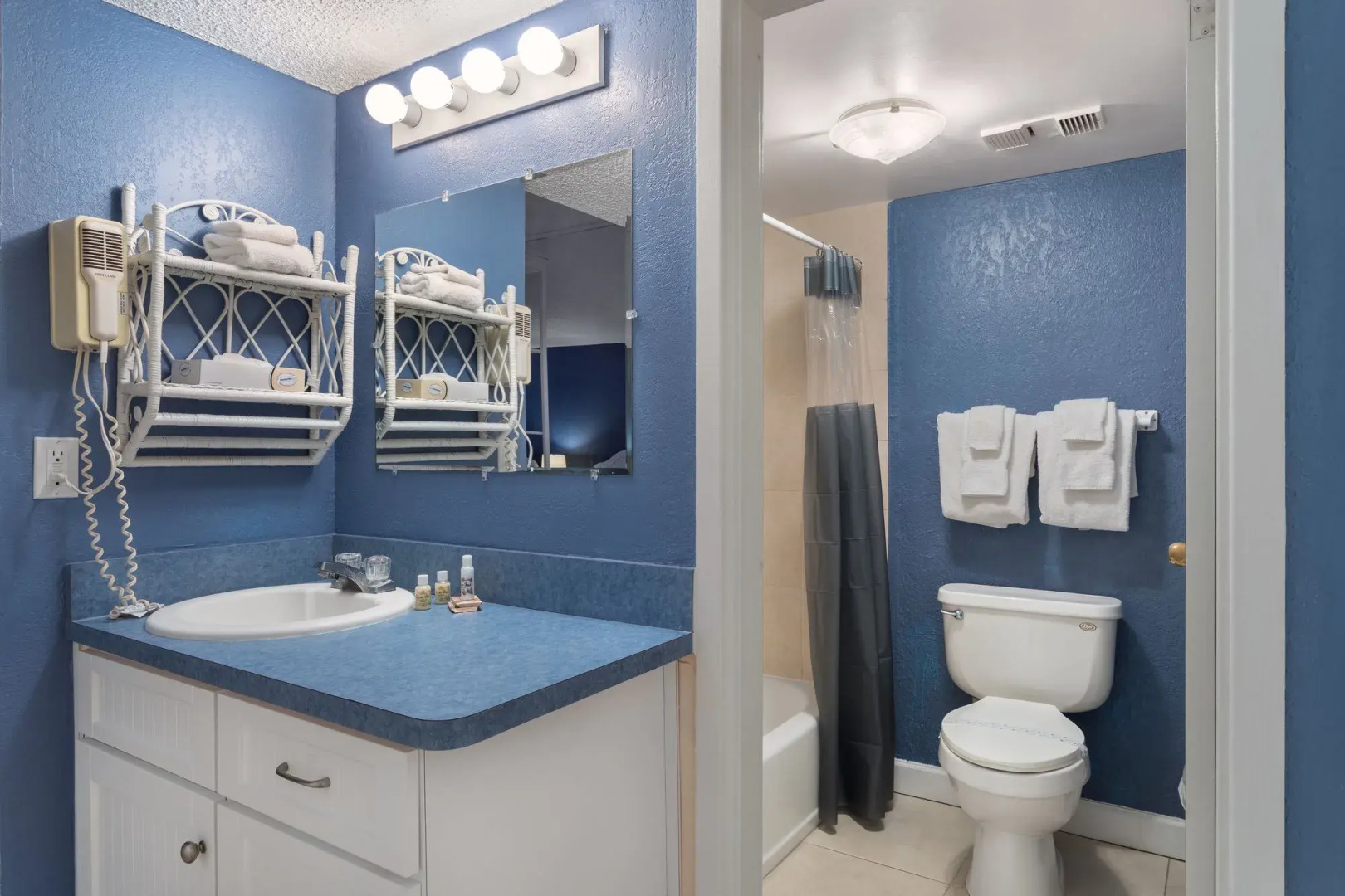 Island Inn Beach Resort