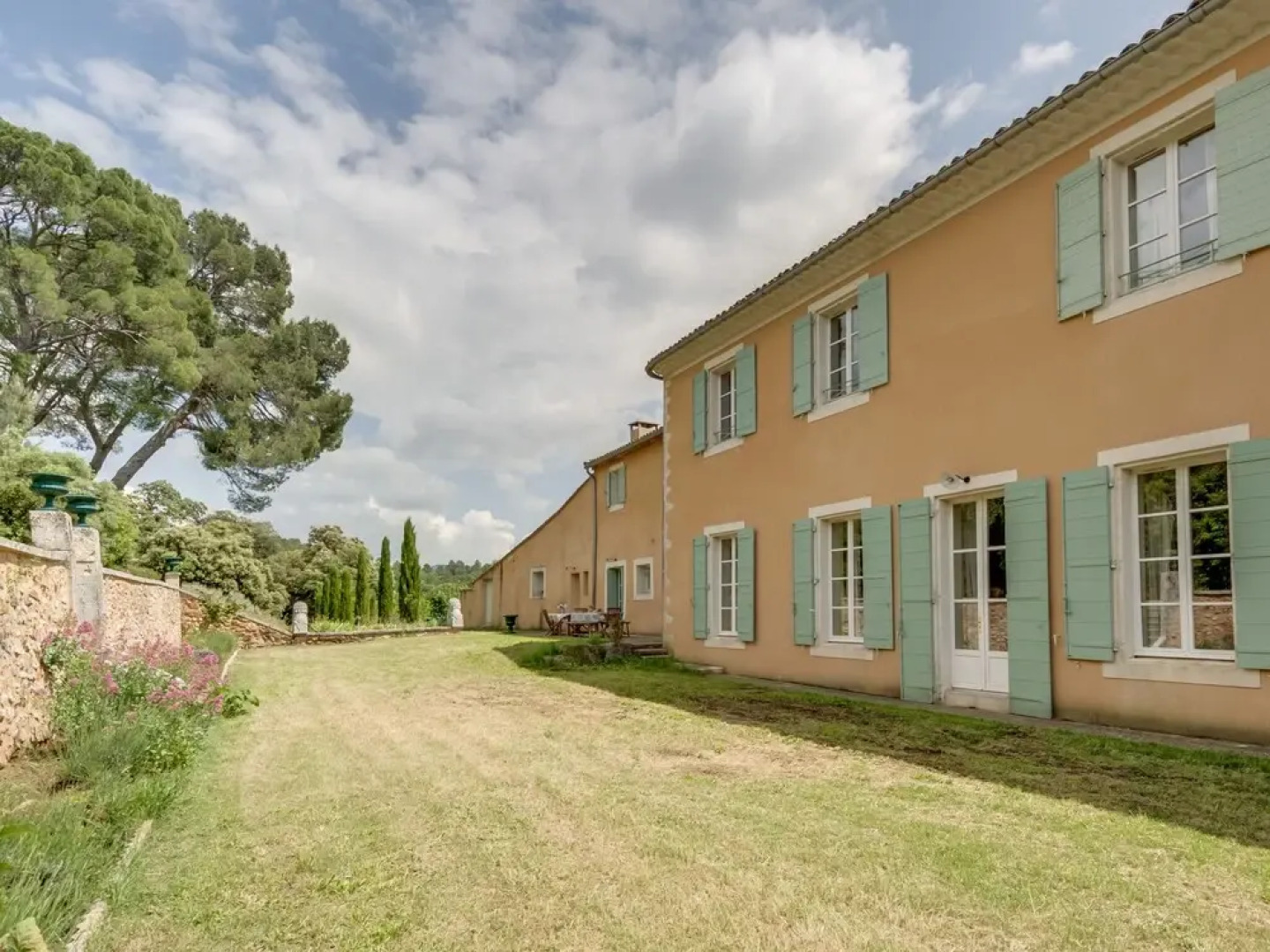 Secluded Holiday Home in Rustrel With Swimming Pool