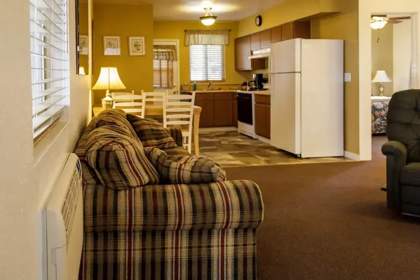 Green Gables Motel & Suites