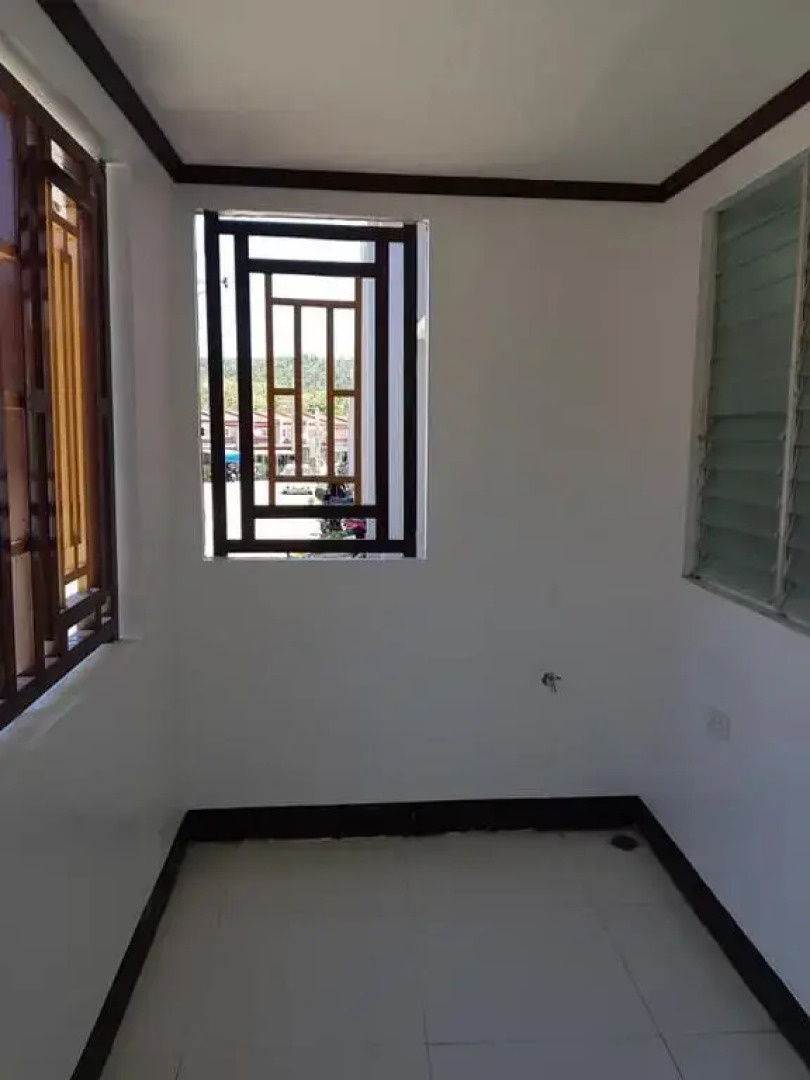 Furnished House in Calapan City Subdivision near ROBINSON/XENTRO Mall