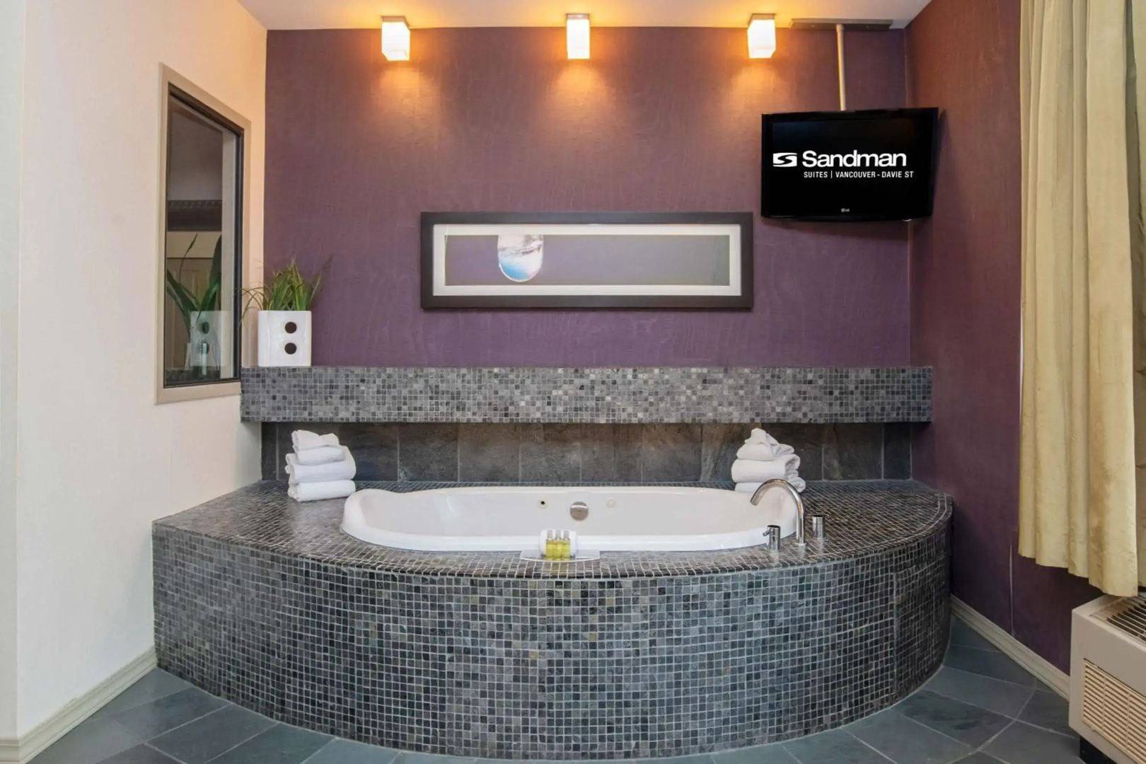 Sandman Suites Vancouver on Davie
