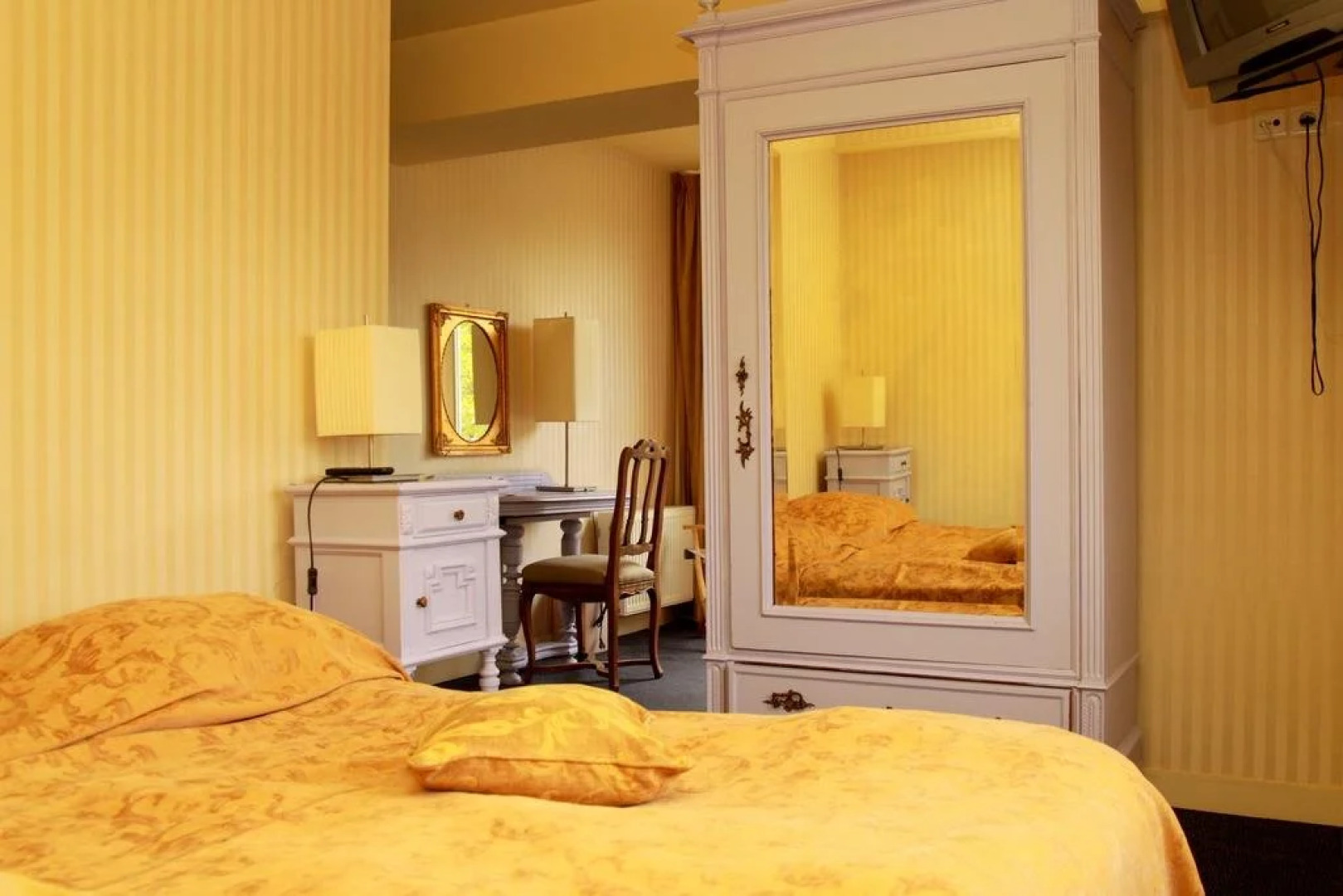 Hotel Restaurant Brasserie Kanne & Kruike