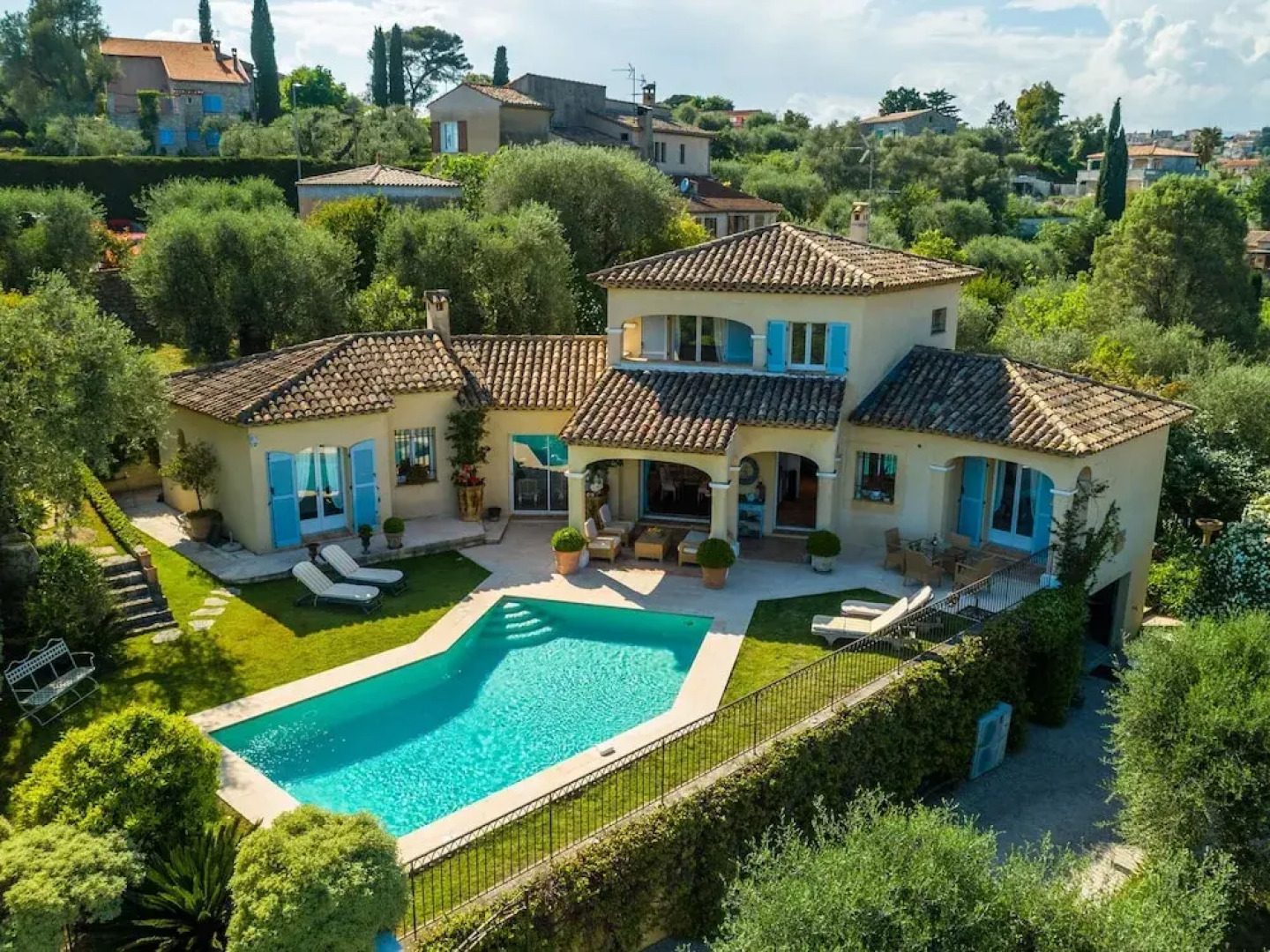 Luxurious Villa With Internet and Private Swimming Pool, Near Grasse