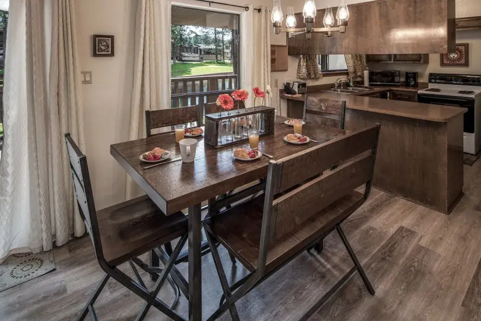 40 Innsbrook - Three Bedroom Townhome