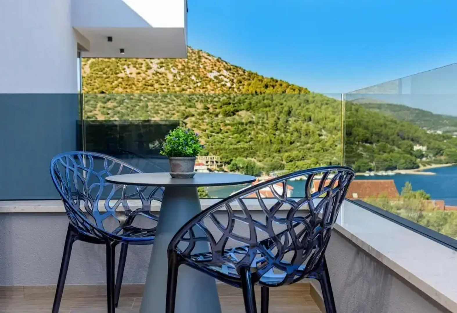 Villa Lucy Plum CFH