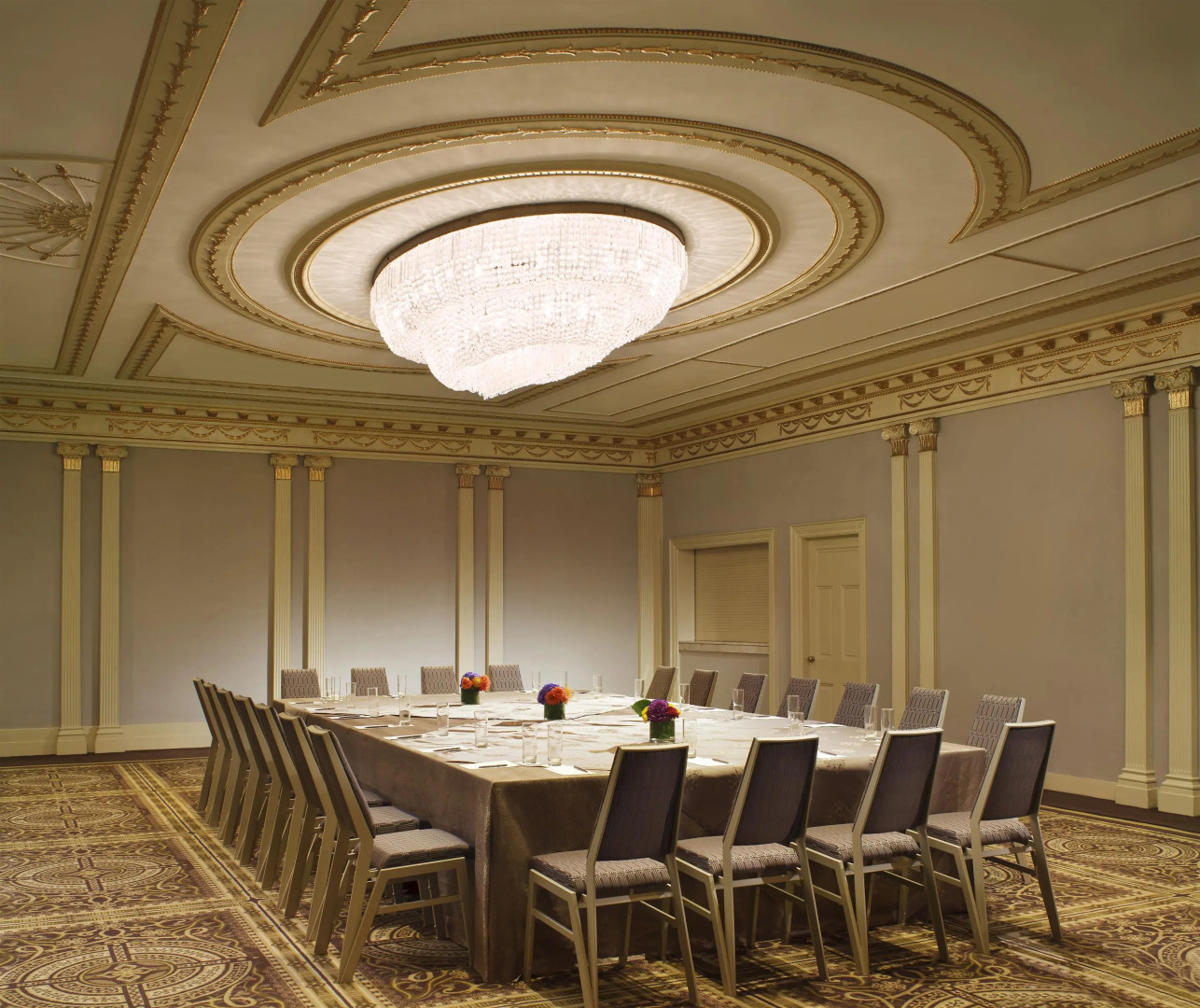 Sheraton Commander Hotel