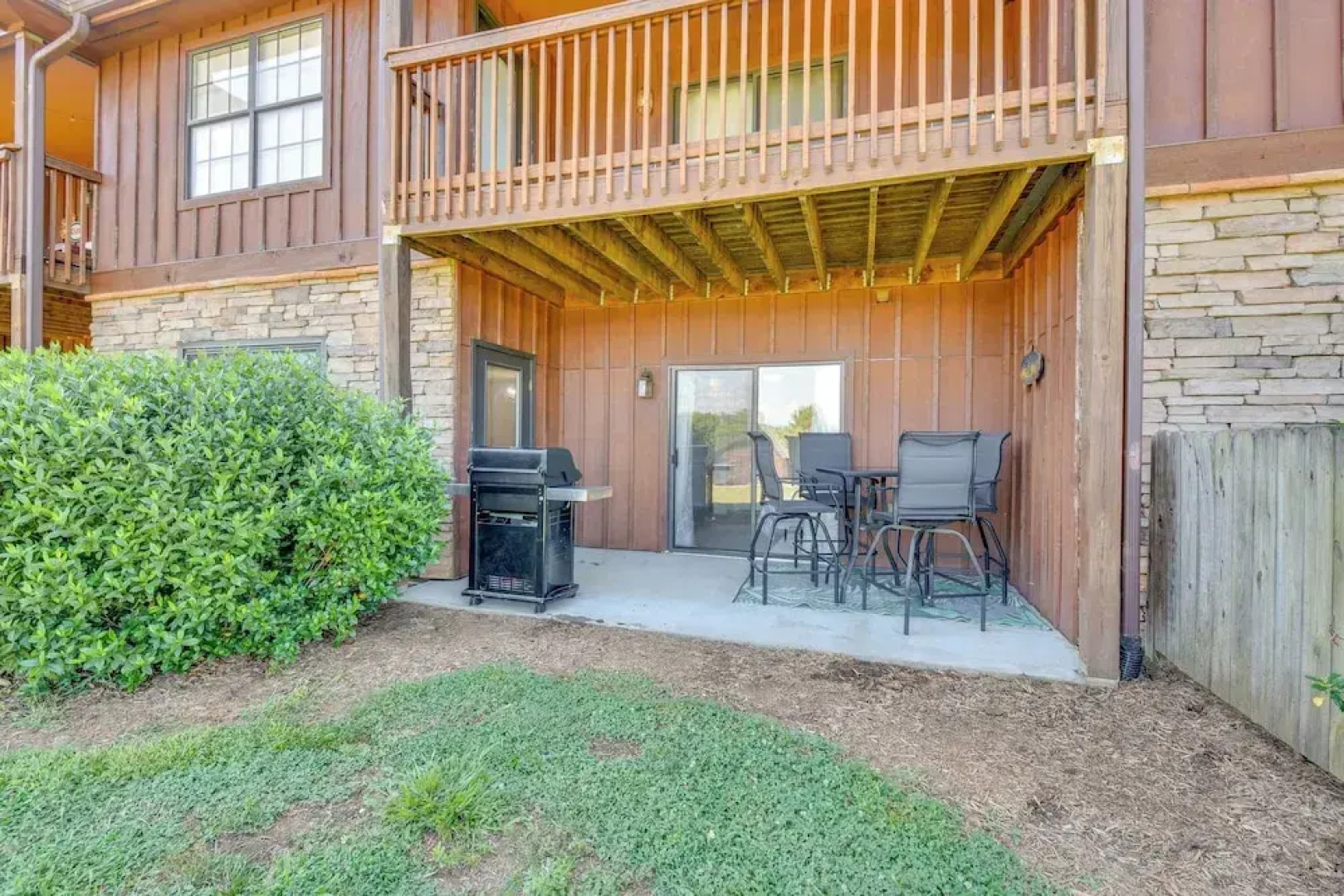 Scenic Outdoor Space: Lake Keowee Retreat!