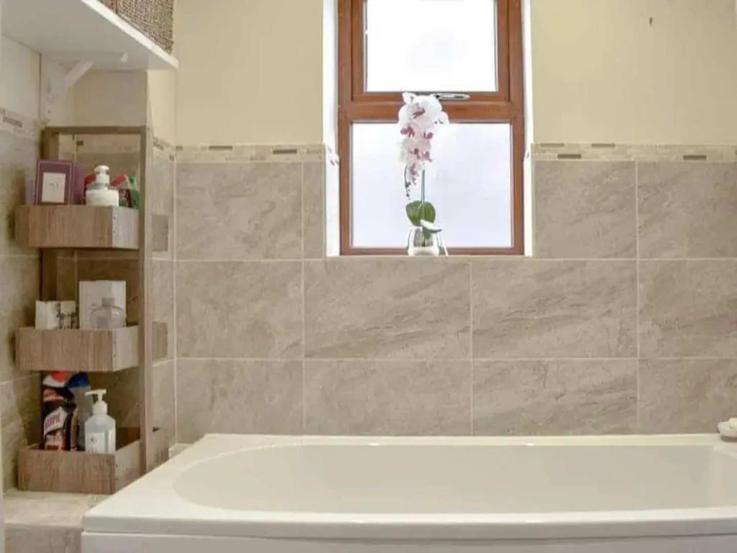 Impeccable 4-bed House in Barnsley