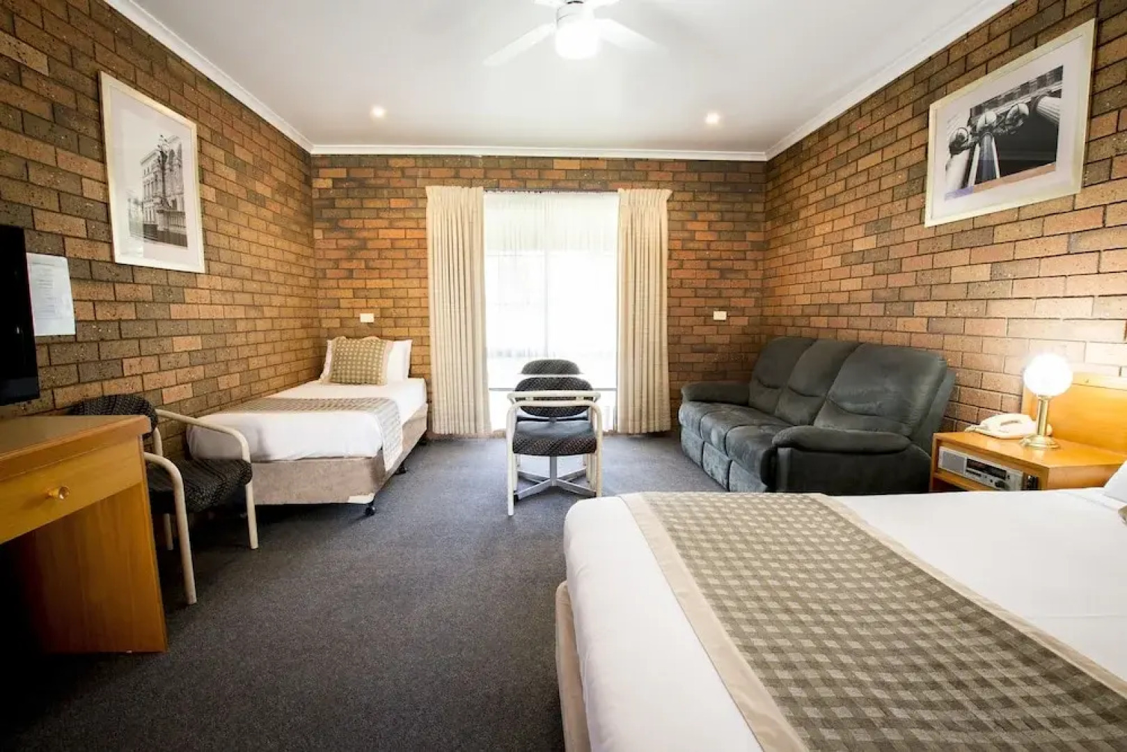 Sportslander Motor Inn