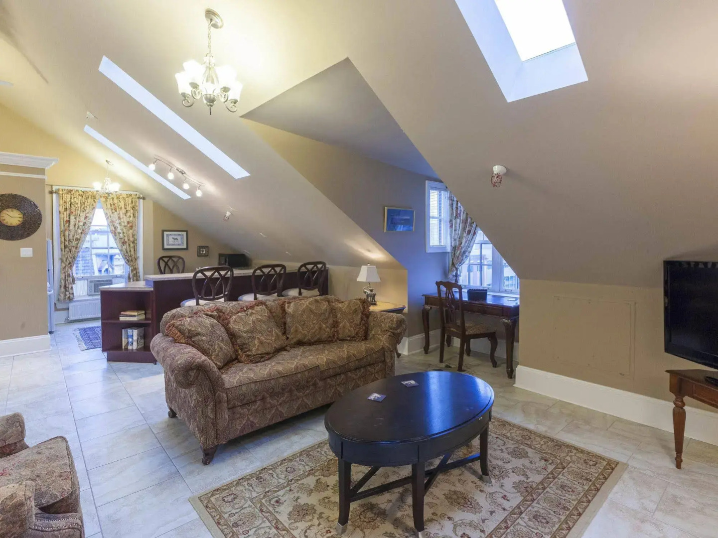 Chipman Hill Suites on Union