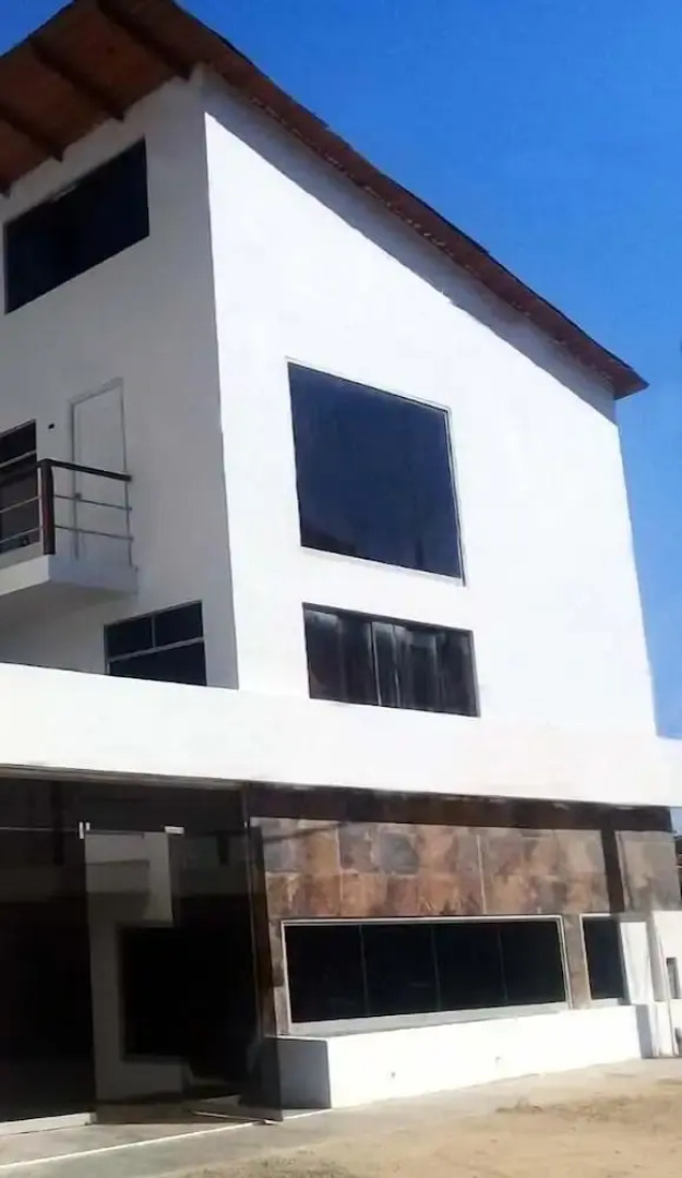 Peru Hosting De Punta Sal