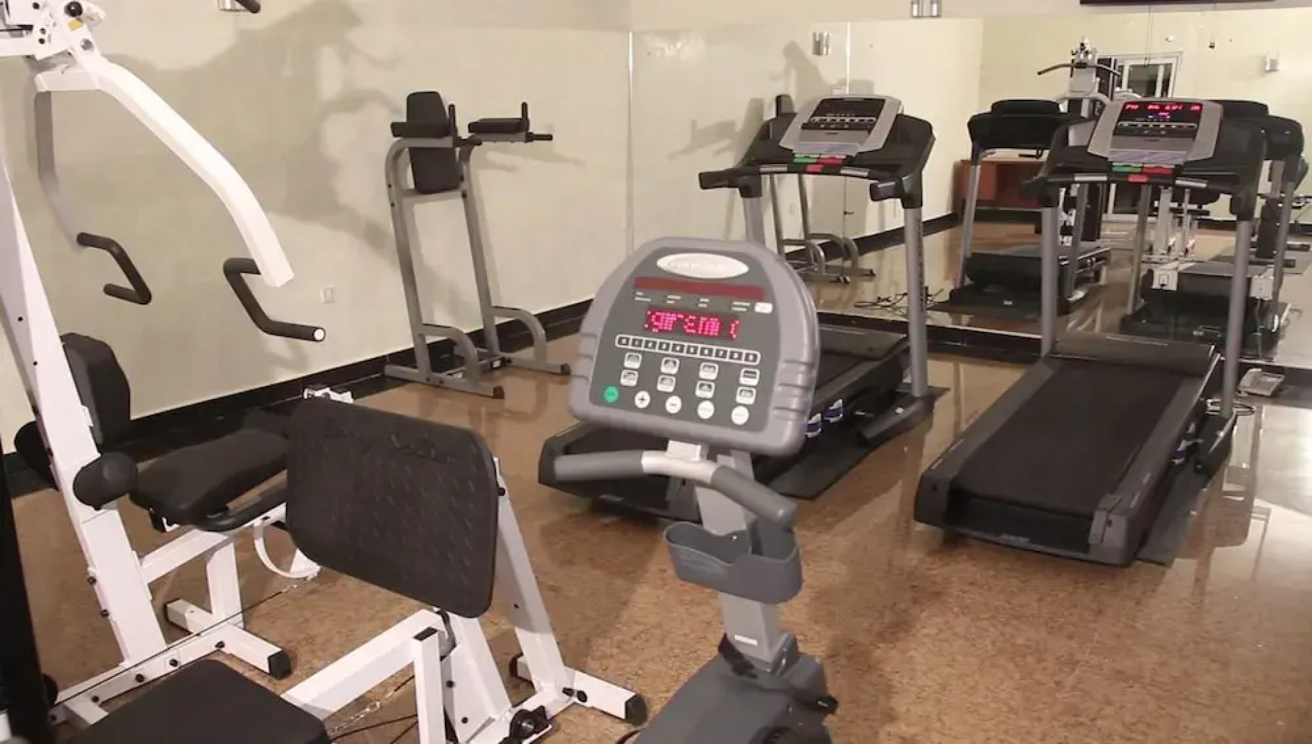 Residency Hotel Leophine House