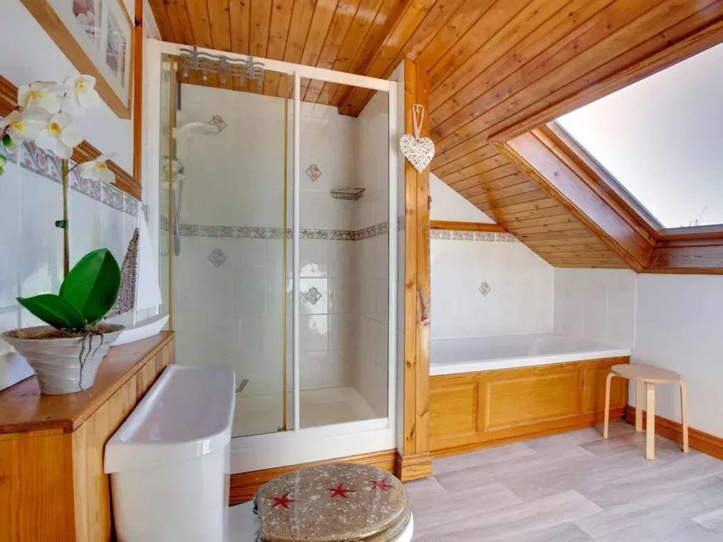 Modern Holiday Home in Moelfre Near Beach