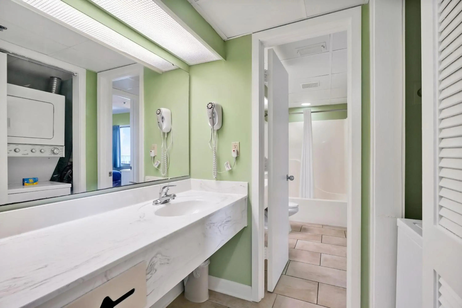 Sand Dunes Resort and Suites