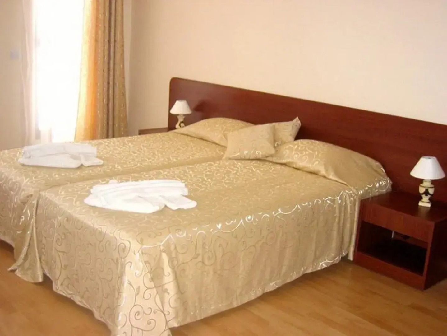 Persey Flora Apartments