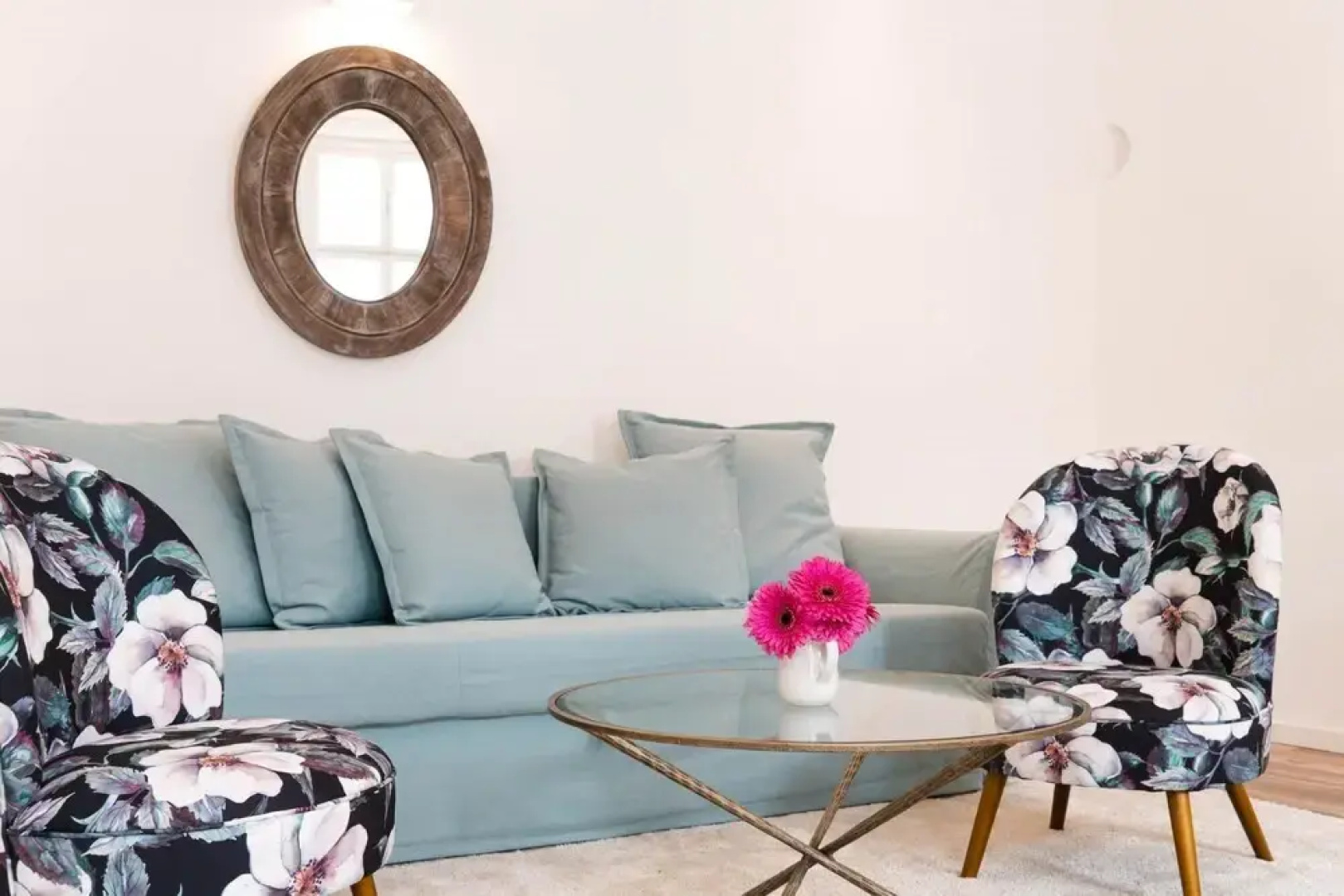 Deluxe Apartment in the Historic Centre With Private Parking