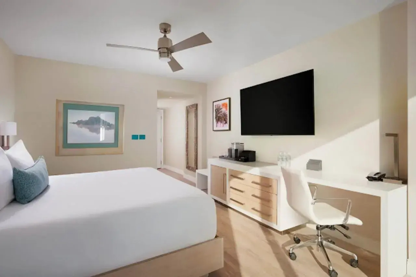 Sunseeker Resort Florida Gulf Coast, Curio Collection Hilton