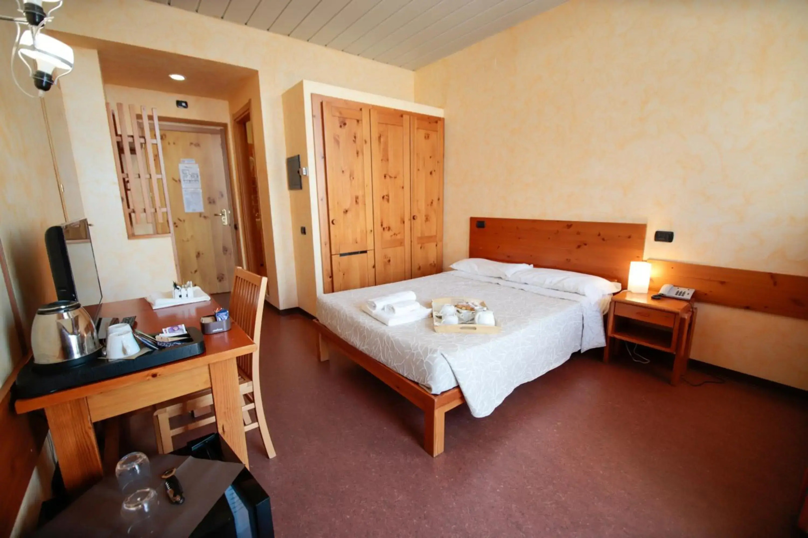 Pràcatinat Hotel & Restaurant