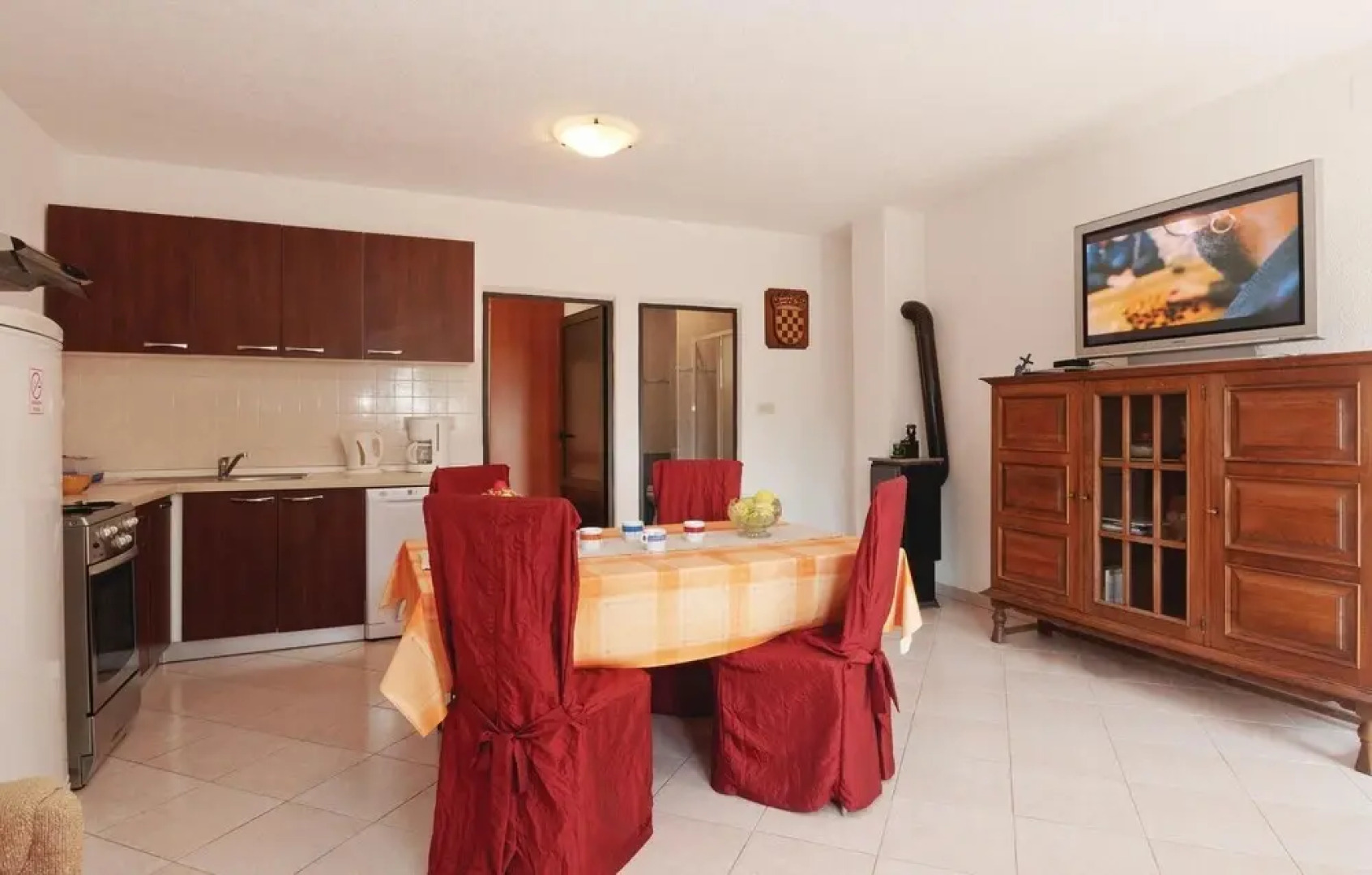 Beautiful Apartment in Cesarica With 1 Bedrooms and Outdoor Swimming Pool