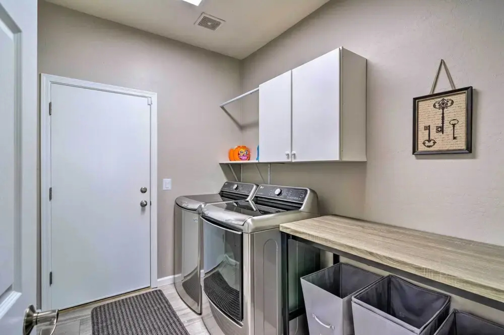 Near Westgate Entertainment District: Home w/ Pool