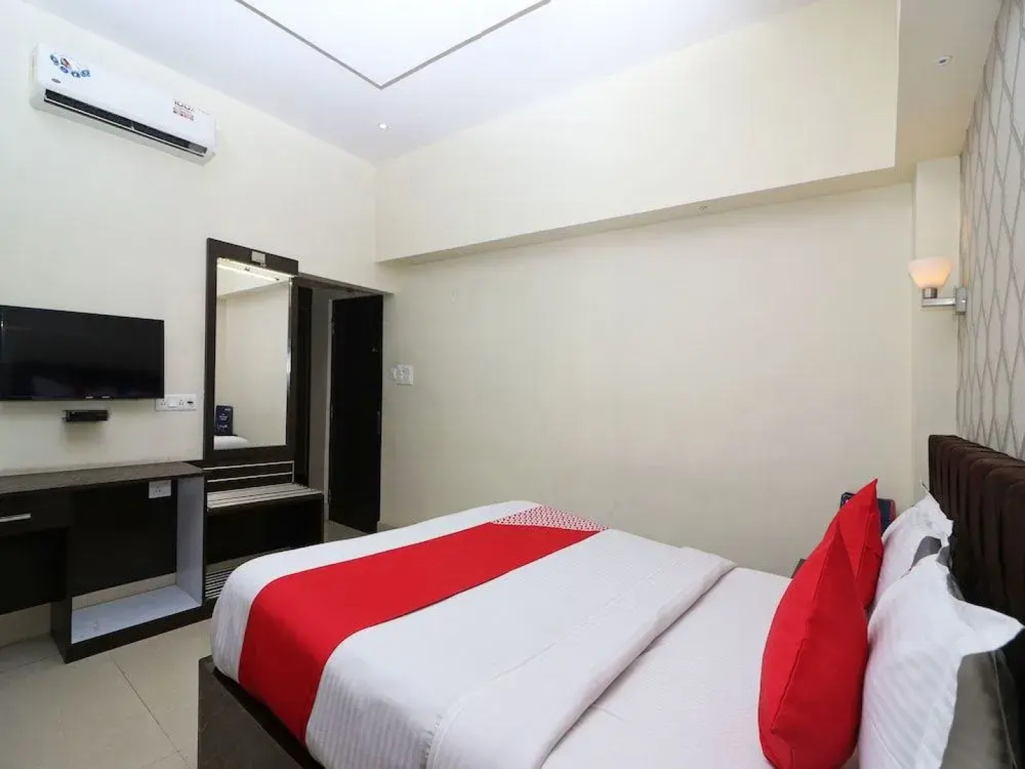 OYO 17111 Hotel Pritika