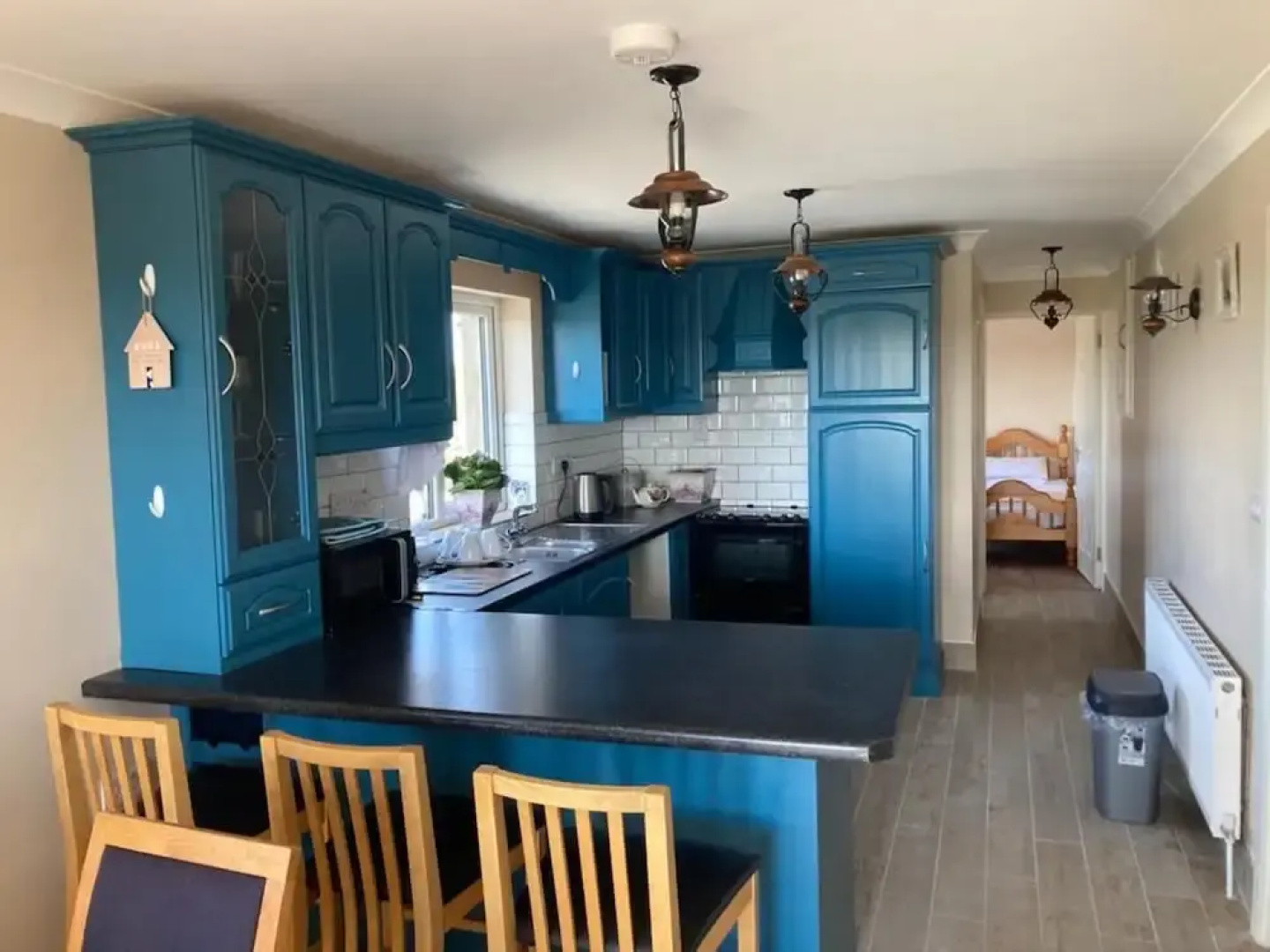 Beautiful 3-bed Cottage in Scenic Sea View