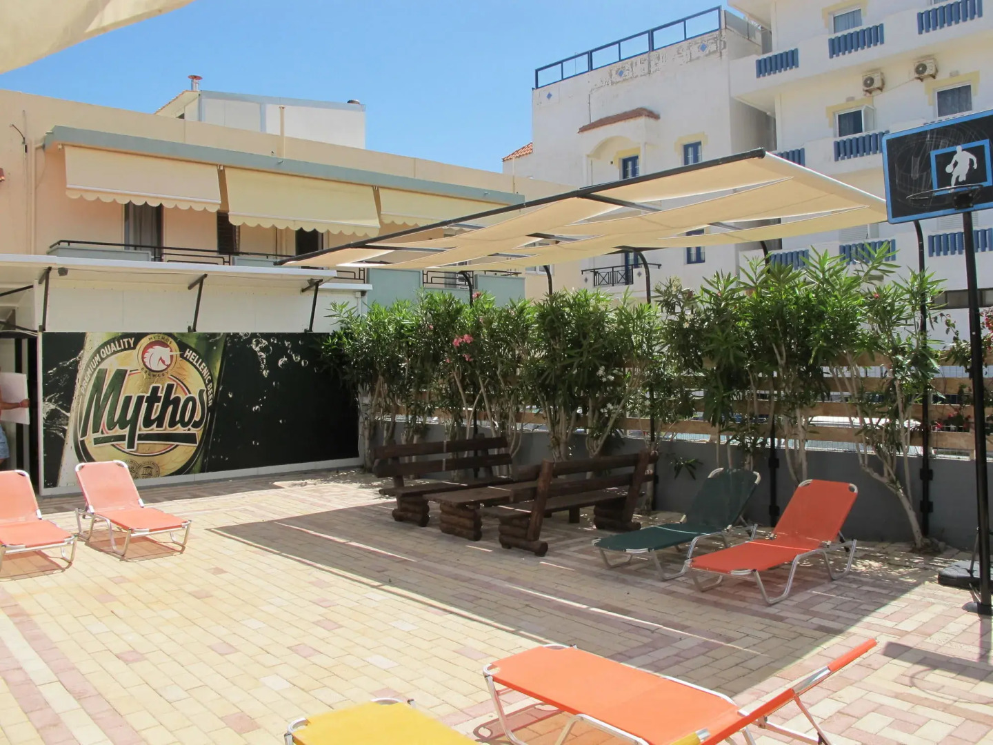 Albatross Studios & Apartments