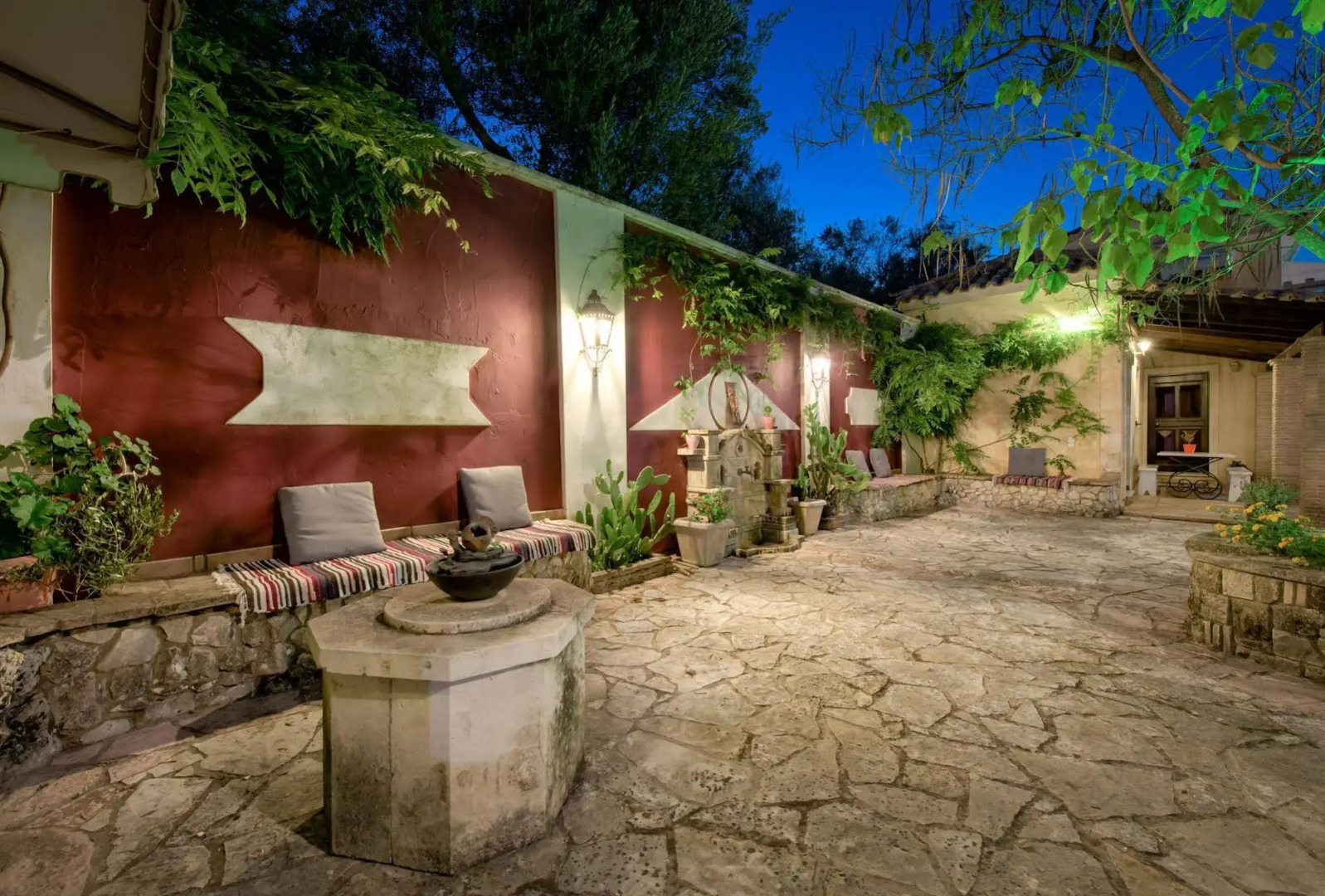 Sarakino The House of Literature