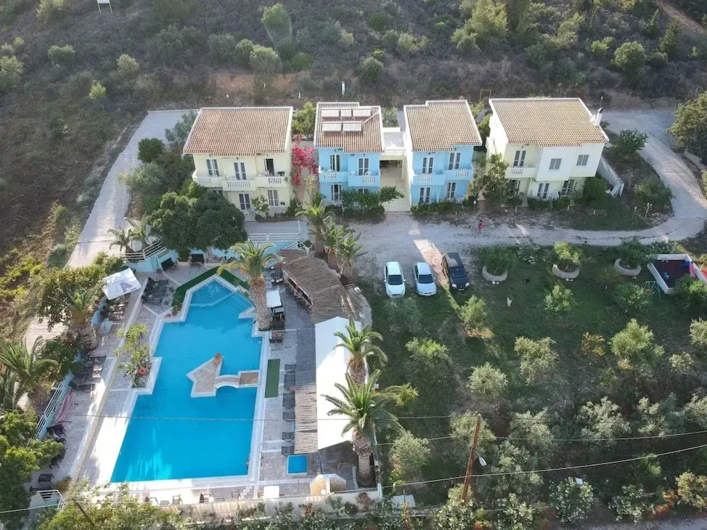 Meraki Apartments and Studios