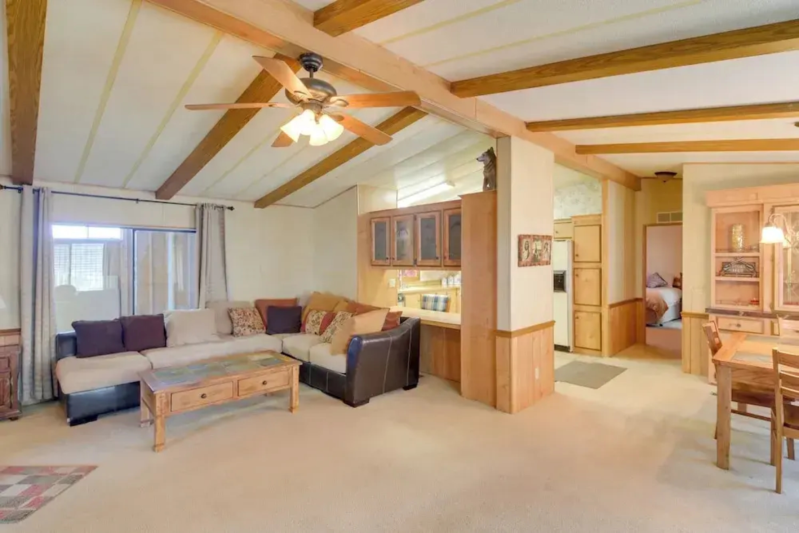 Bullhead City Home w/ Fire Pit - Walk to CO River!