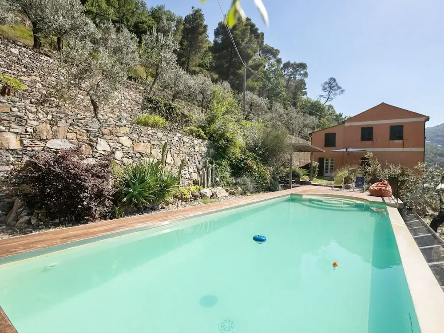 Dreamy Holiday Home in Recco With Swimming Pool