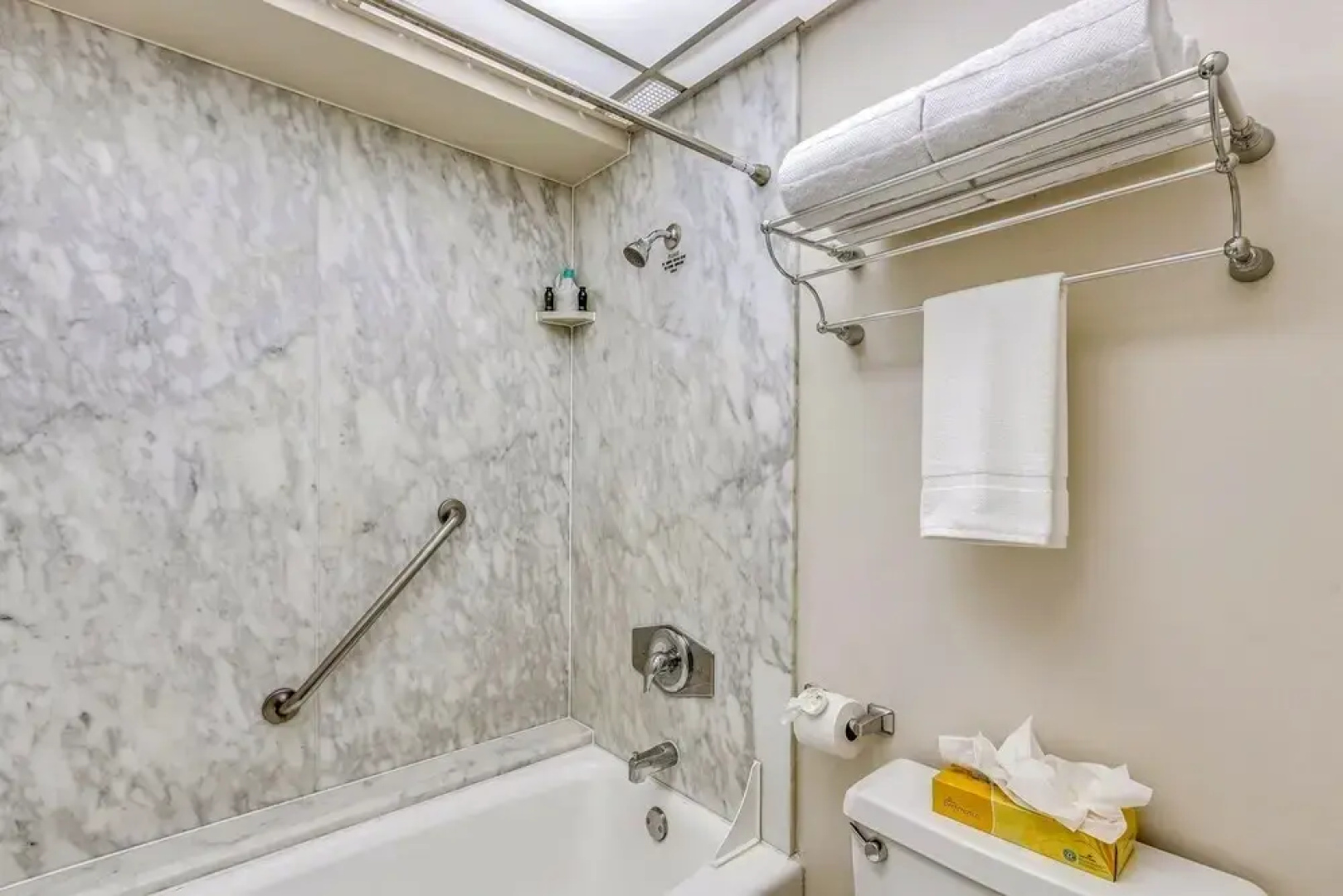 Whaler 6th Floor Oceanview Studio 0 Bedroom Condo by Redawning