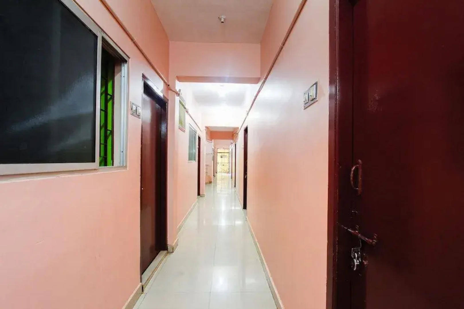 SPOT ON 60738 Senaithalaivar Residency