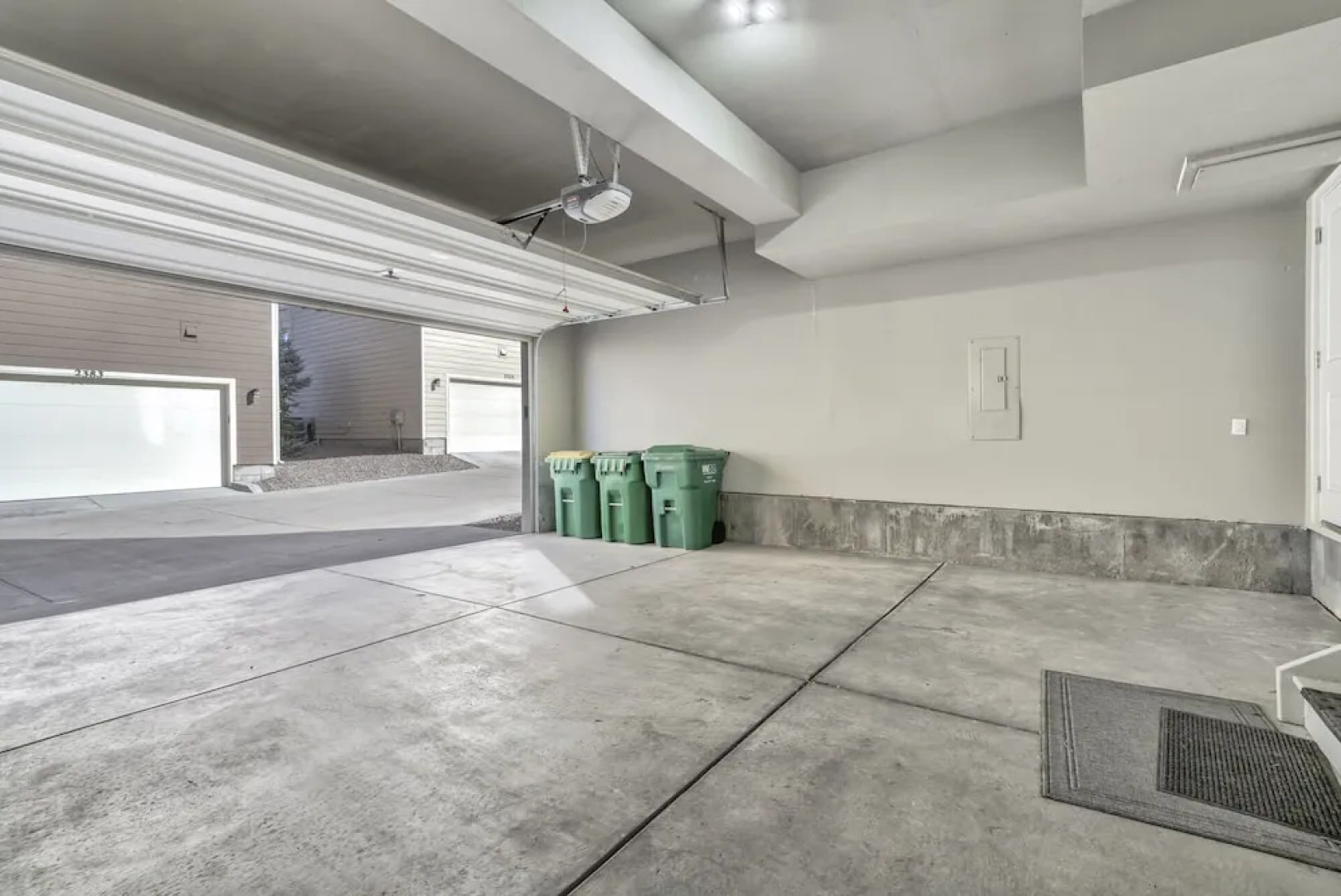 3BD Rooftop Lounge Restaurants & Parks