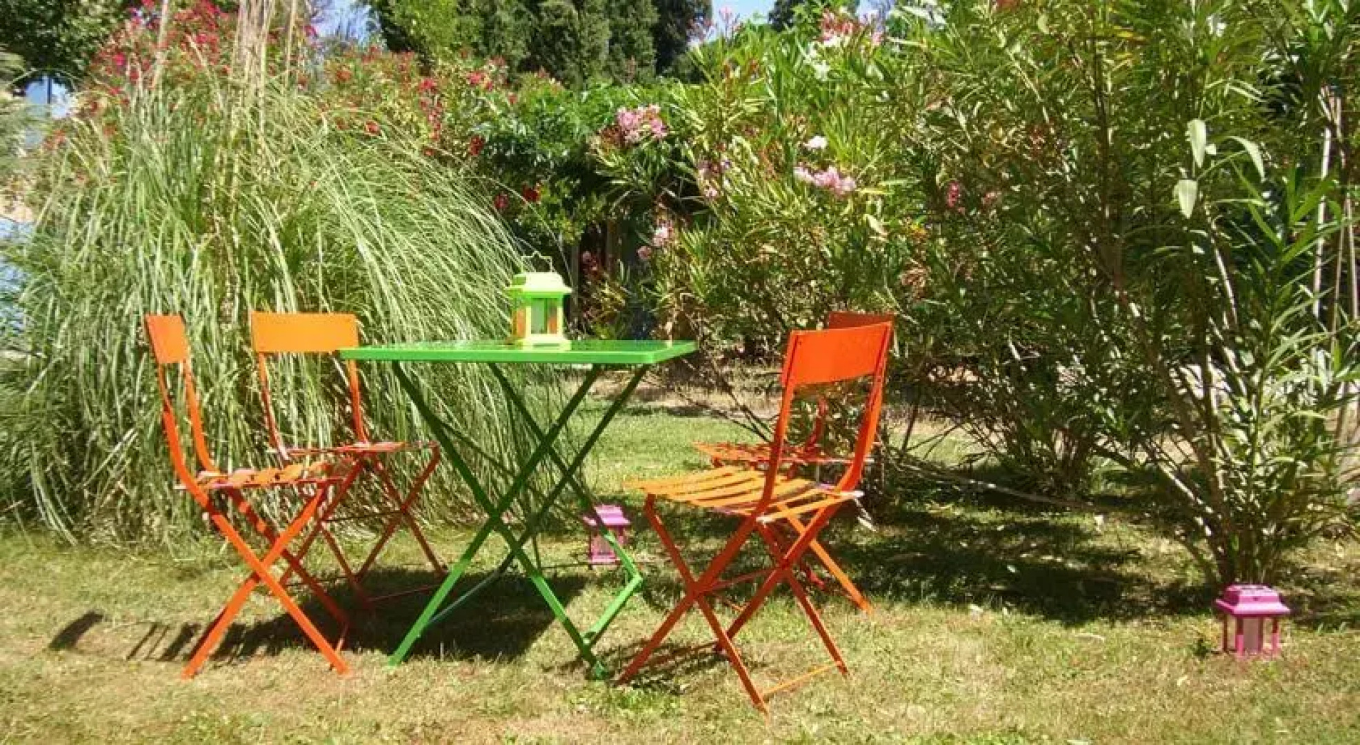 La Cigale au Bord de Leau