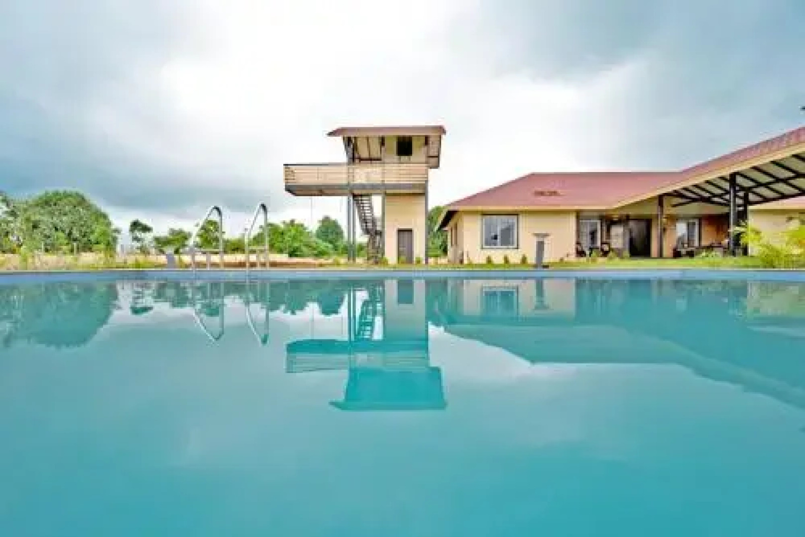 Grape County Eco Resorts