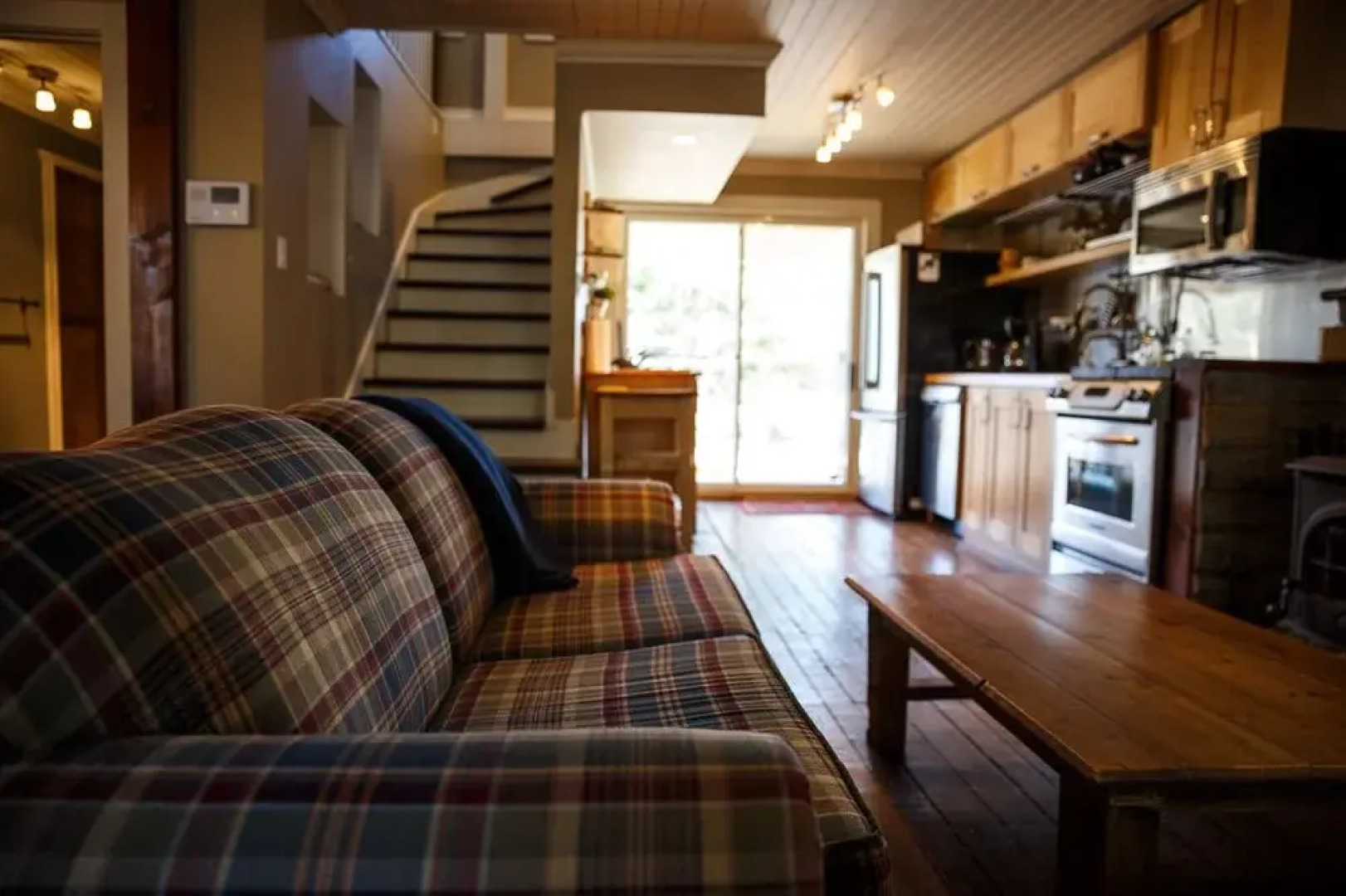 Cape Cod Cottage On River Rouge