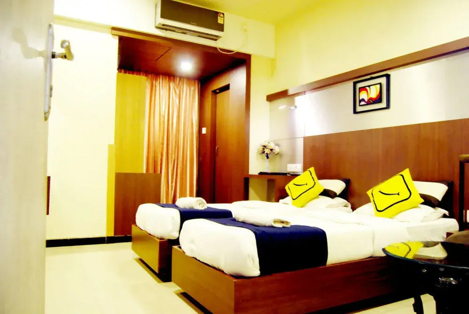 Vista Rooms @ Thane Station
