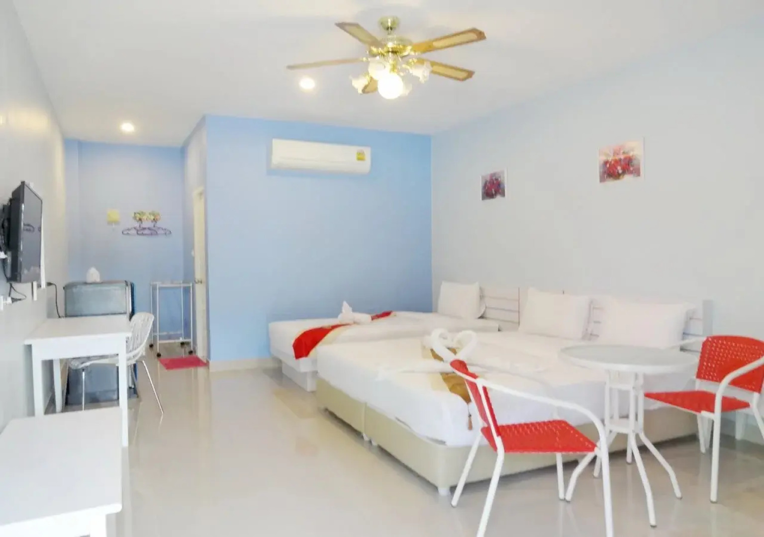 Holland Resort Phuket (SHA Extra Plus)