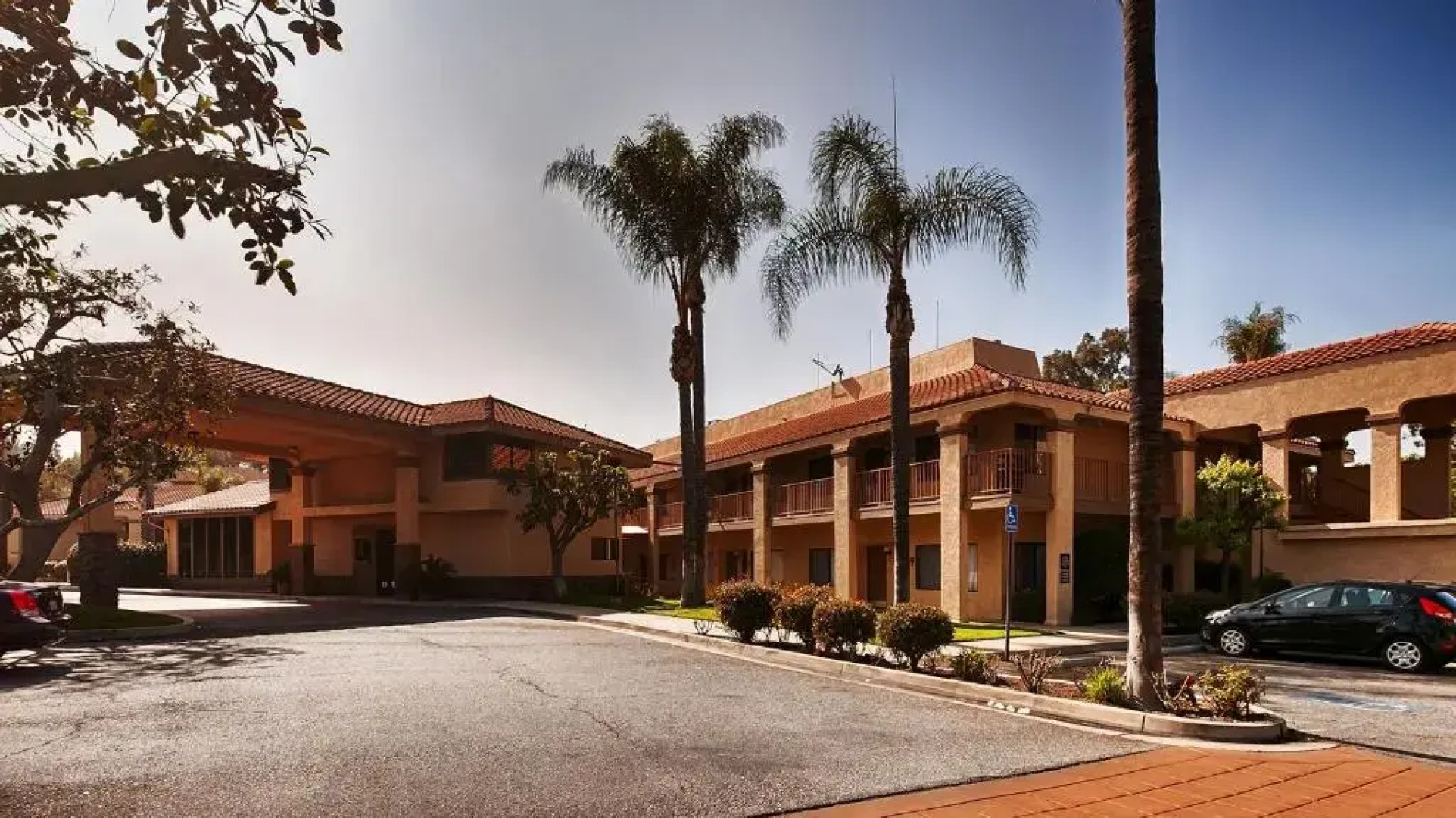 Best Western Diamond Bar Hotel & Suites