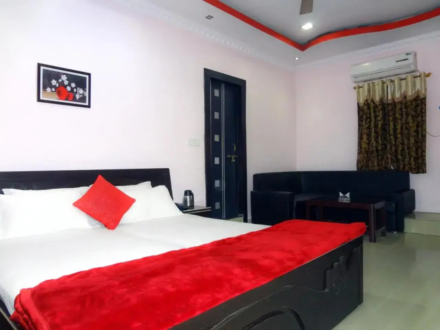 Hotel Parvati Palace