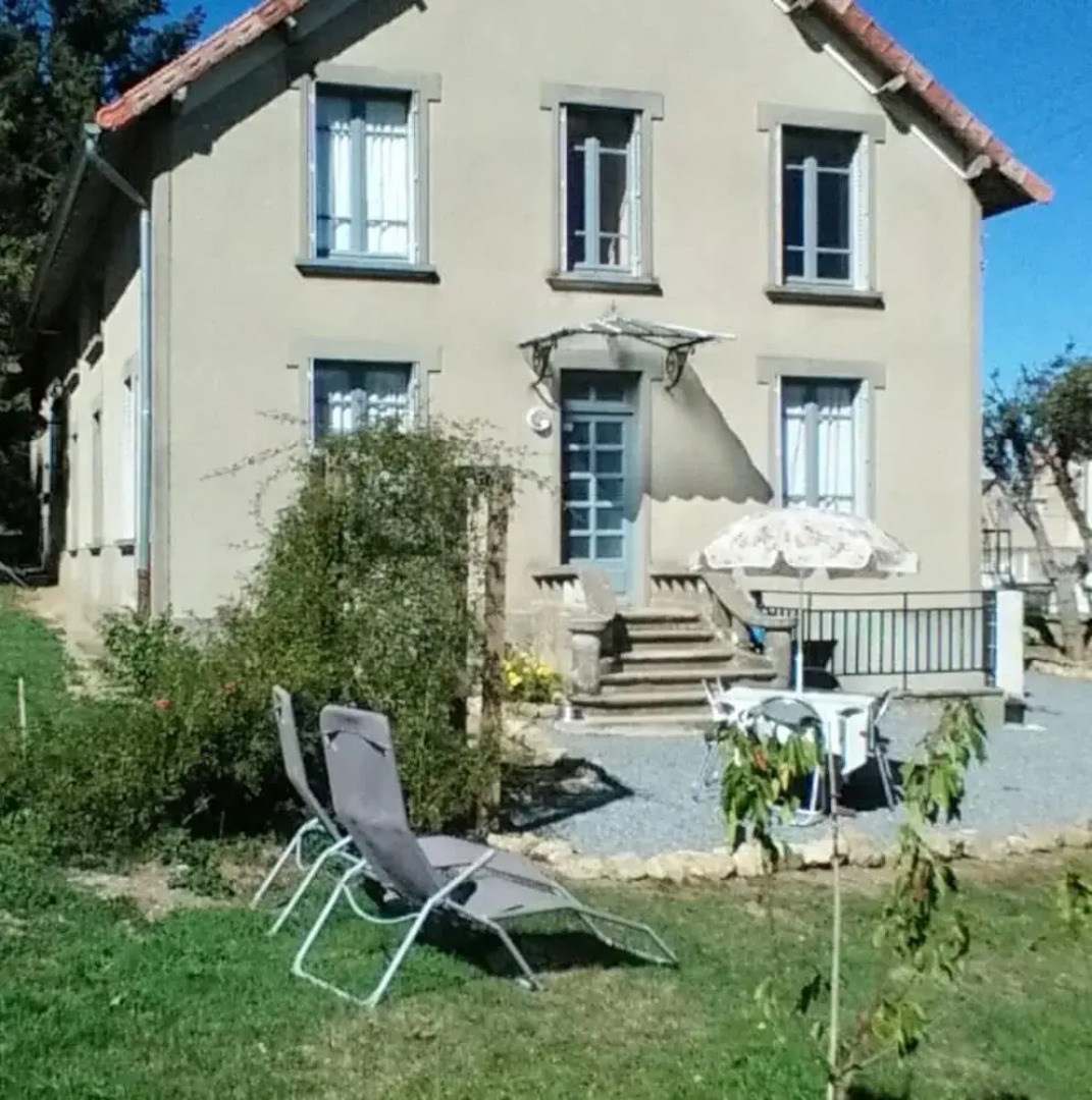 Apartment With 3 Bedrooms in Crocq, With Enclosed Garden and Wifi - 60 km From the Slopes