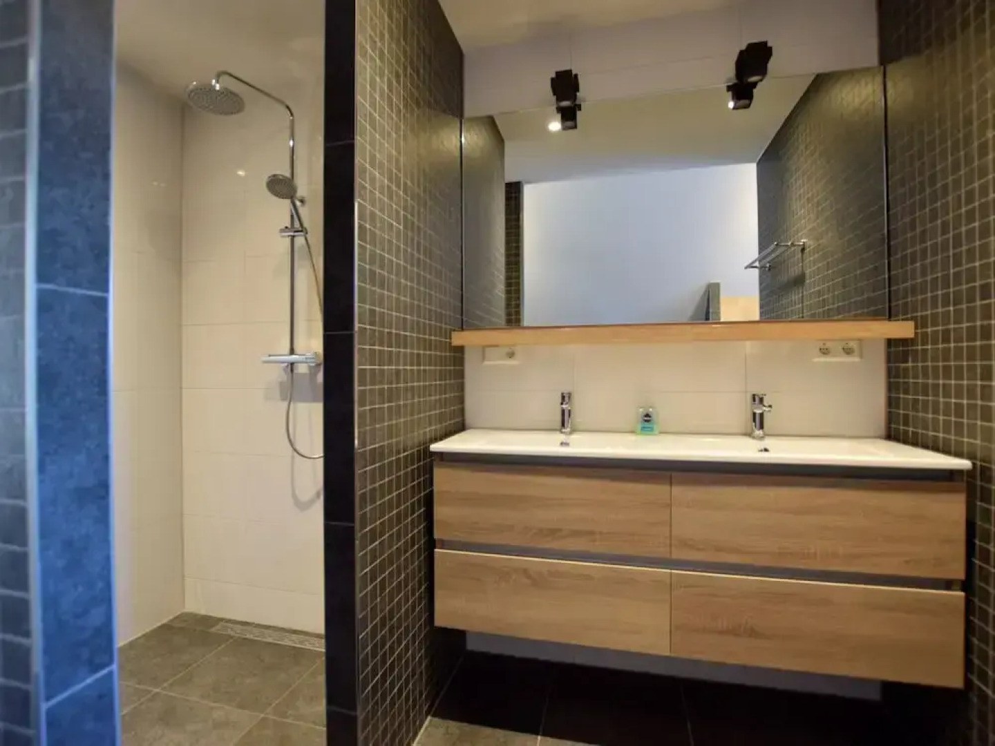 Luxurious Villa With Private Garden in Kaag