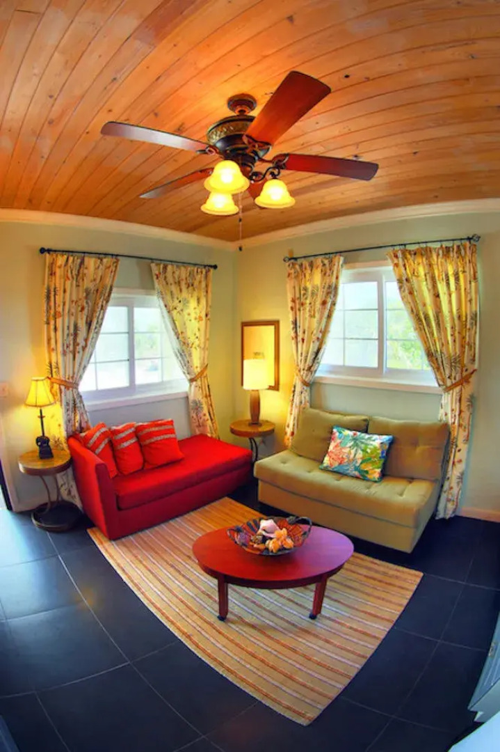 Rollezz Villas Beach Resort