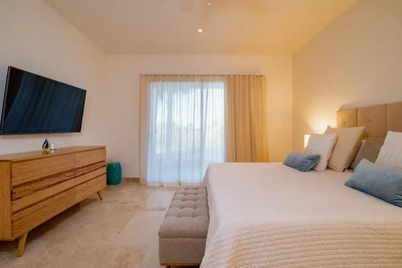 Paraiso Del Mar Resort E202 2 Bed by Casago