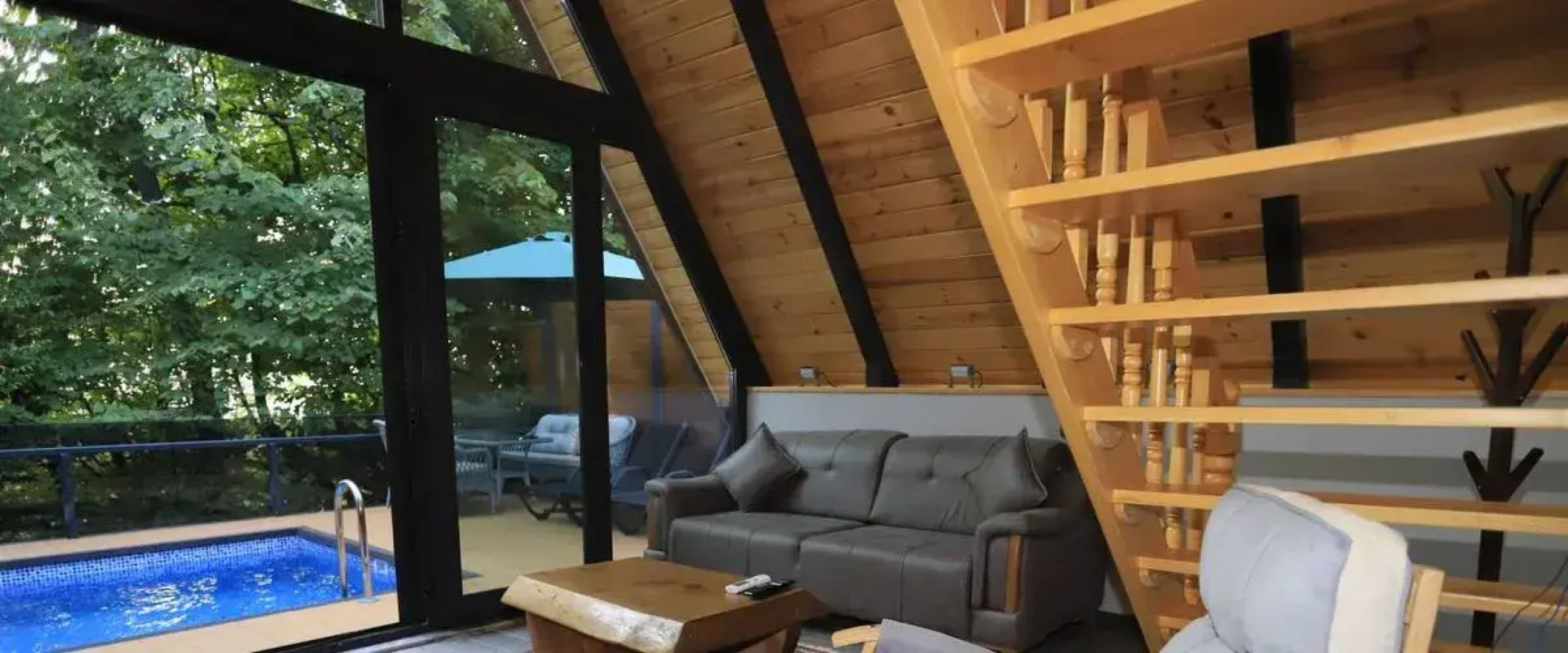 Koyevi Teras Bungolov