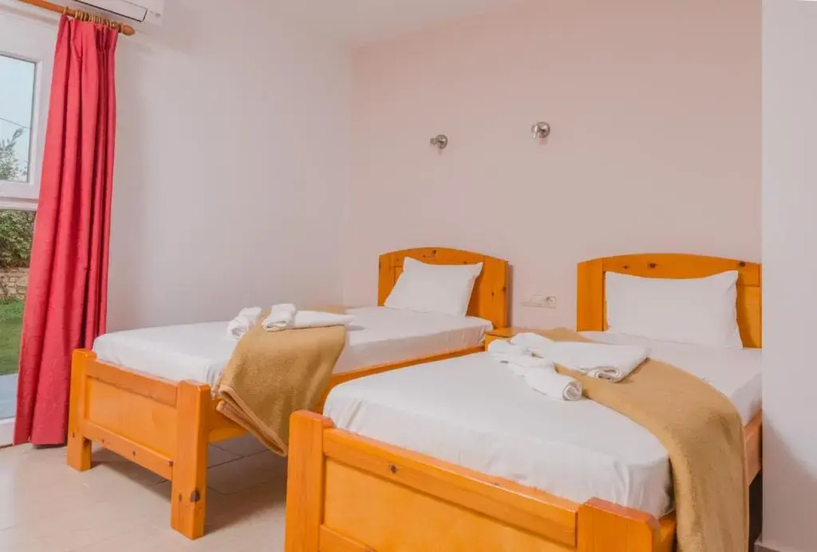 Arsinoi Studios and Apartments