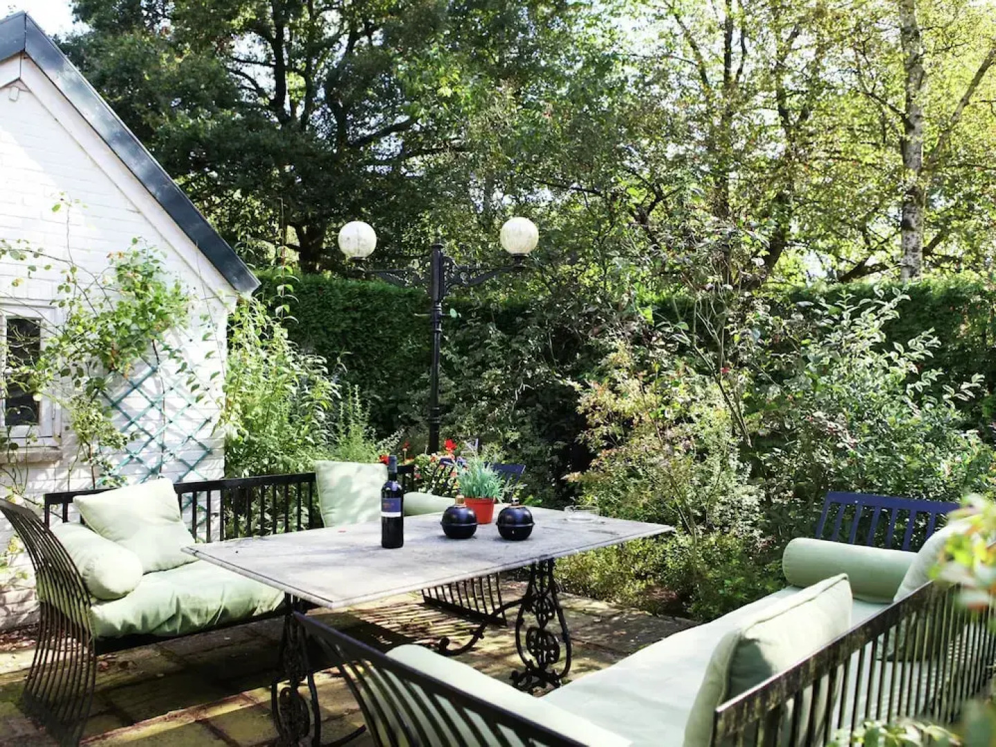 Situated in the Foreland Country Side This Detached Home