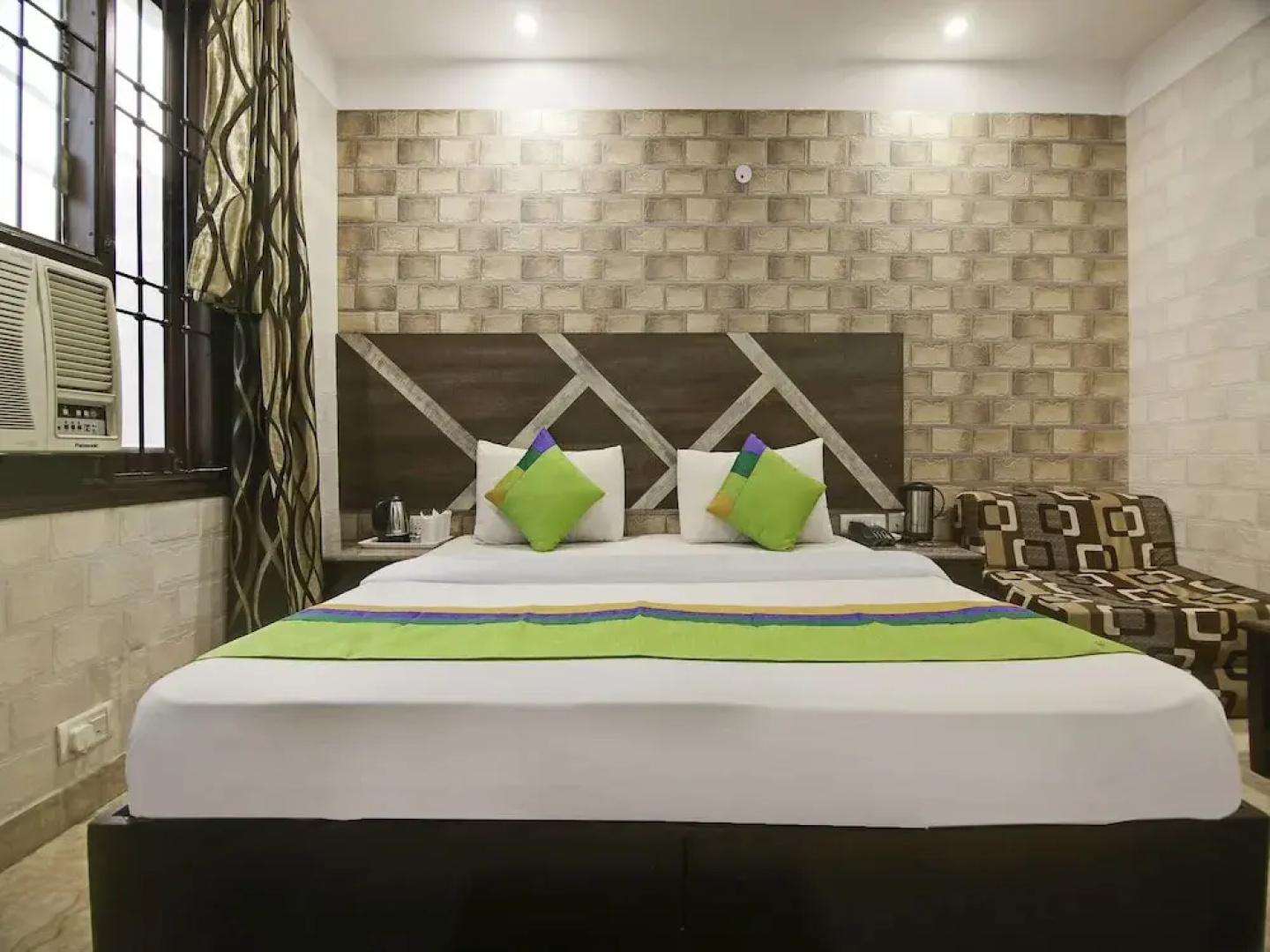 Hotel S&B East Inn
