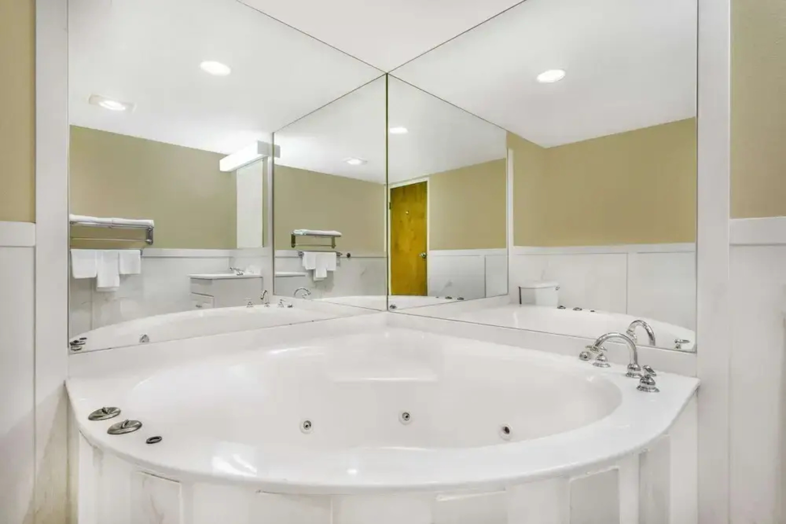 Travelodge Bentonville
